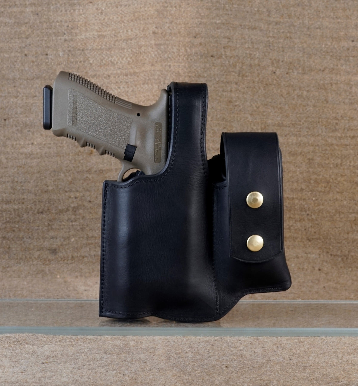 Glock G17 Combo Belt Holster with Accessories Pouch