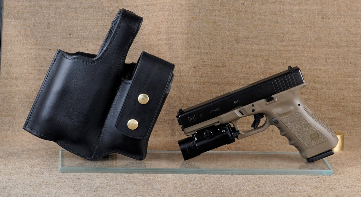 Glock G17 Combo Belt Holster with Accessories Pouch